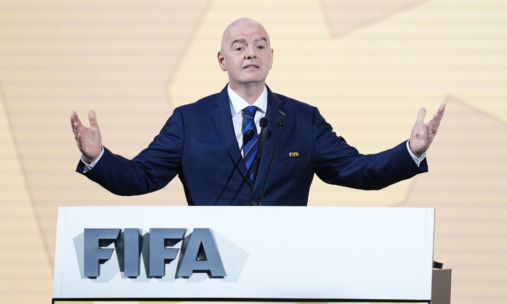 比肩强敌的 比肩强敌的